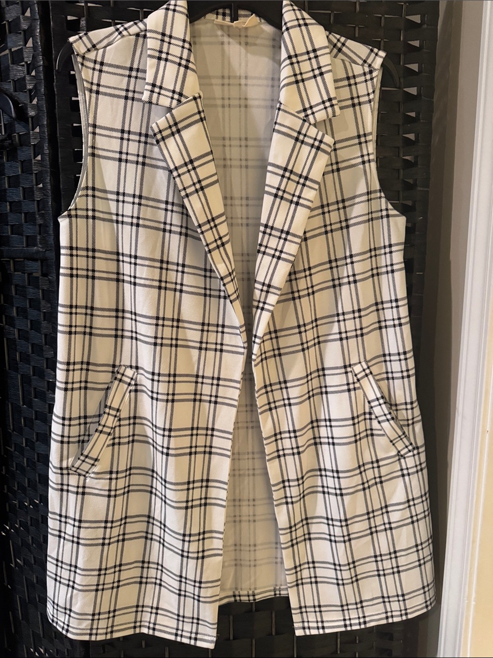MELLODAY Plaid Sleeveless Trench Vest - Cream & Black